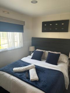 The Wardens Hideaway - Tattershall Lakes Country Park - Tattershall - 8