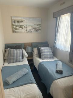 The Wardens Hideaway - Tattershall Lakes Country Park - Tattershall - 7