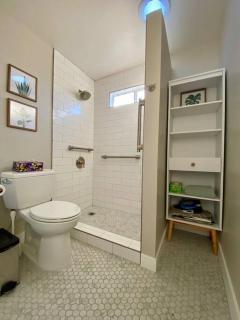 Central San Diego Location with Private Patio - San Diego - 2