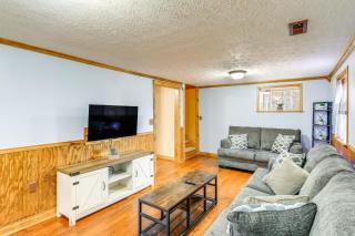 Peaceful South Holston Lake Cabin with Dock and Deck! - 6