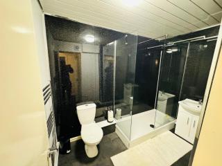 1 Luxe Bed Apt GView Derby City - 5