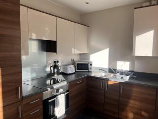 Stunning Cathedral view city centre apartment - 2