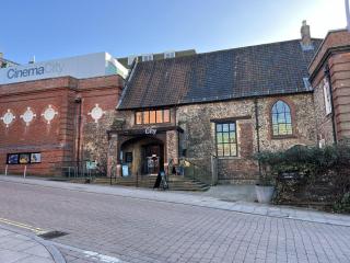 Cozy City Escape in Norwich - 1