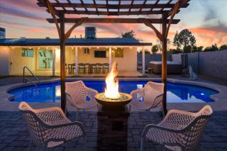 Good Vibes Pool Hot Tub Putt Putt Pool Table - Scottsdale - 7