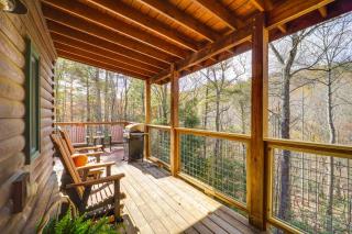 Cabin on 22 Acres with Patio - 3 Mi to Blowing Rock! - Lenoir - 0