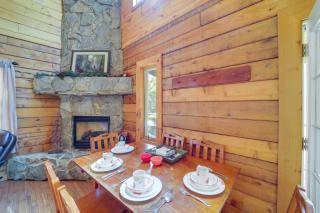 Cabin on 22 Acres with Patio - 3 Mi to Blowing Rock! - Lenoir - 5