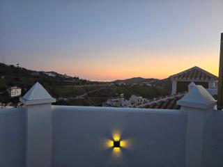 Penthouse with Hot Tub and Air Conditioning Offering Breathtaking Panoramic Mountain and Sea Views - Cómpeta - 6