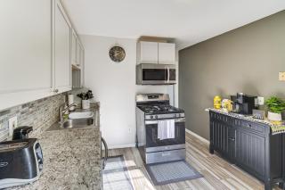 8 Mi to Dtwn Cleveland Family Home - 8