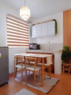 Bali inspired 2 bedroom in Lipa netflix pool and parking - - 9