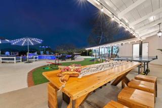Immaculate 5BR Micro Resort with Heated Pool & Spa - 9