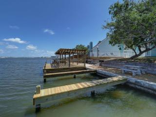 Canal Views & Pool Minutes to Beach Fishing Pier - Padre Island - 0