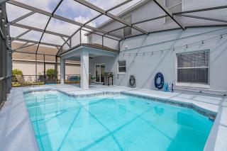 Luxurious 4 Bedroom Home with Pool near Disney - 3
