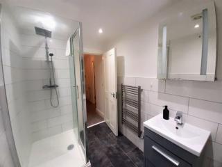 Large 2 beds flat- 3min walk from centre - Reading - 1