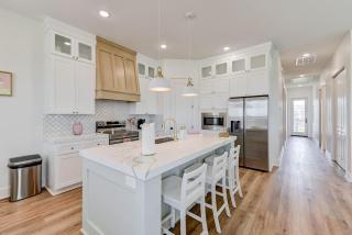 New Sunny Villa-1 Block From Beach - Galveston - 0