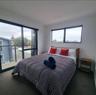 Modern Beach Home - 8