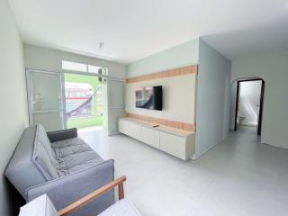 Apê Espaçoso com A/C e Garagem a 200m da Praia - Florianópolis - 0