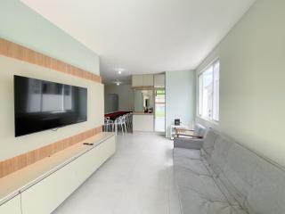 Apê Espaçoso com A/C e Garagem a 200m da Praia - Florianópolis - 8