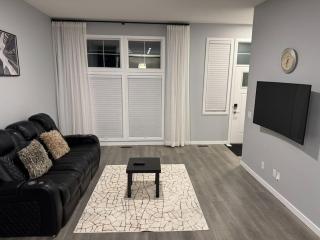 Calm and Cozy 2 bedroom - Calgary - 0