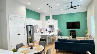 3BR Escape Near the Galleria - High Ceilings - Houston - 3