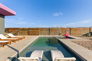 Saltwater Pool, Pickleball, Bocce Ball, Glamping, EVcharge - 8