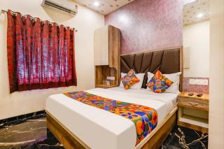 FabExpress The United - Nr Mumbai International Airport - Mumbai - 6