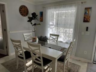 Charming 4-Bedroom Family Haven - 1