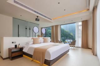 THAT MAY Hotel-Private Travel Guide & Cultural Exchange by Li River and Rock Climbing - 6