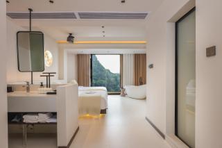 THAT MAY Hotel-Private Travel Guide & Cultural Exchange by Li River and Rock Climbing - 2