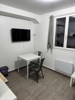 Appartement I, RESIDENCE DU RENOUVEAU, Stade de France, idéal pour 2 pers - 0