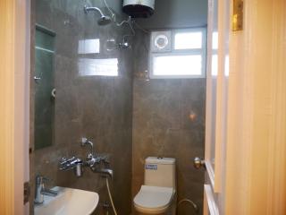 Elegant 3BHK Fully Furnished and Equipped Apt near Hitec City by EVARA SUITES - 7