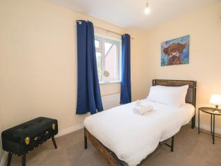 Pass the Keys 3 bedroom detached homesleeps 5 in Shrewsbury - 6
