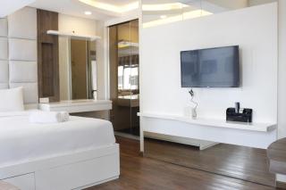 Modern and Spacious Studio at Jarrdin Cihampelas Apartment By Travelio - 9