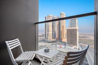 Chic Studio with Balcony & Skyline View l Pool & Gym - Dubai - 7