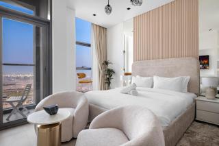 Chic Studio with Balcony & Skyline View l Pool & Gym - 1