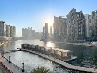 Chic Studio with Balcony & Skyline View l Pool & Gym - Dubai - 6