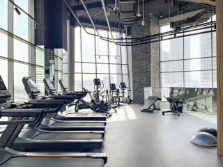 Chic Studio with Balcony & Skyline View l Pool & Gym - Dubai - 5