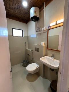 Providence Guesthouse - Churāchāndpur - 3