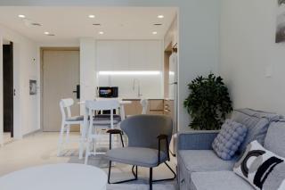 Sahab - Stunning 1BR with Terrace at the Bolivard - Sharjah - 2