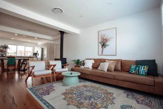 Family Friendly Home by the Lake - - 7