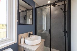 Host & Stay - Riverwood, Ashdown Retreat - 1