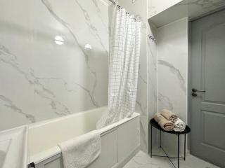 Cozy apartment in Almaty on Tole bi - 2