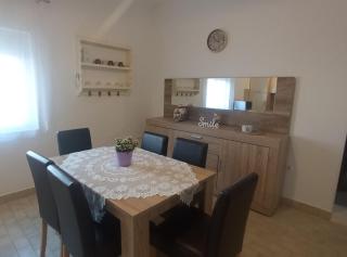 Spacious Kastela Apartment with Balcony and Mountain Views Near the Sea - Kaštela - 9
