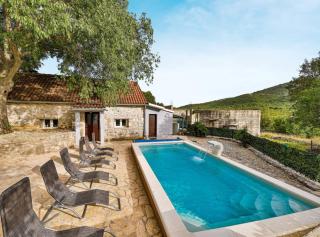 Countryside Idyllic Holiday Home with Pool - Prgomet - 0