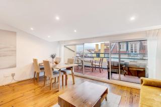 Charming 1BR with Terrace Views of Bridge | By Airnest - Lisbon - 9