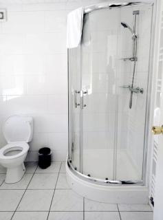 Cozy 4 Bedroom House in Smethwick with 4 bathrooms perfect for contractors and families - Birmingham - 1