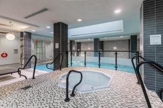 Modern 2BR 2 Bath Condo with Pool, Parking, Near YYZ and FIFA - 4