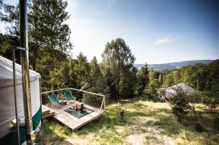 Kryjówka - Jurty ukryte wśród zieleni - 2