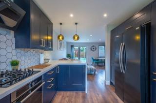 16 Waterloo Close, Newmarket - 8