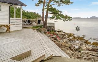 4 Bedroom Cozy Home In Stavang - Stavang - 0