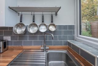 Stylish 1-Bed with Private Entrance & Garden - Londra - 4